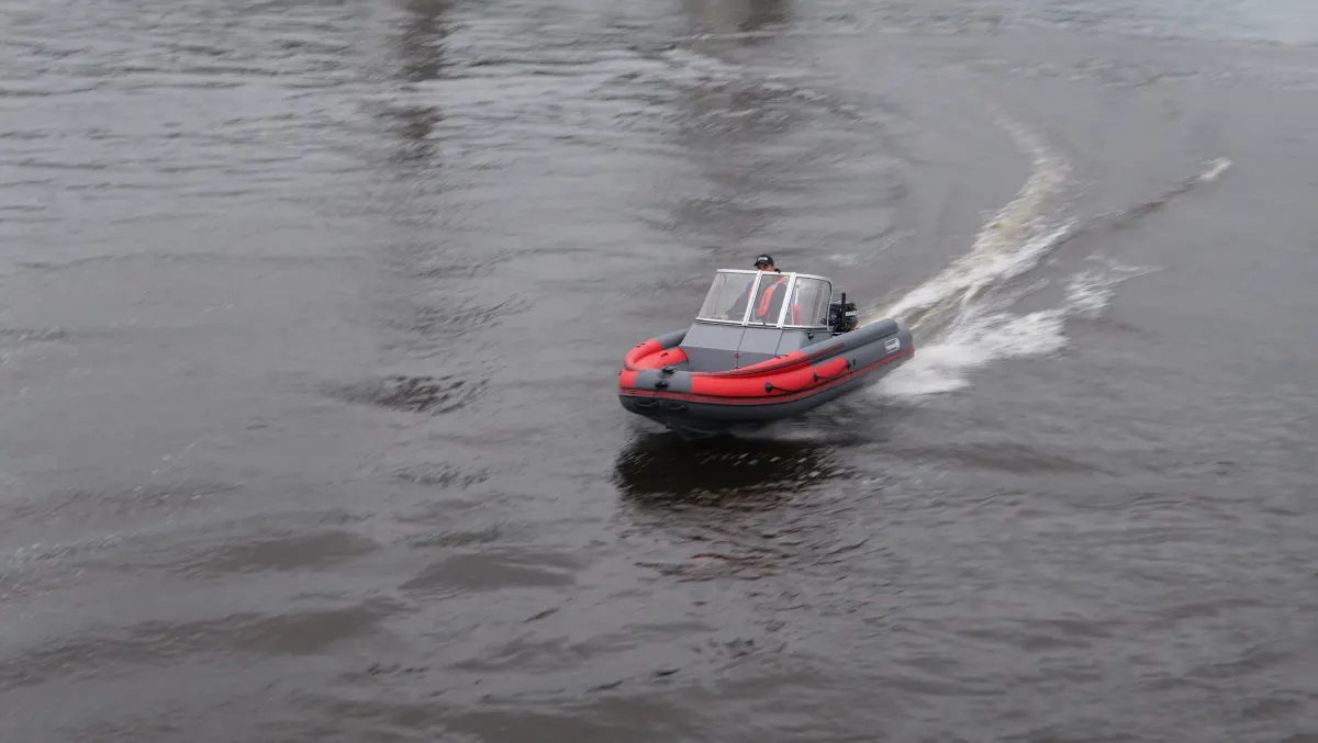 Торнадо 430 на открытой воде