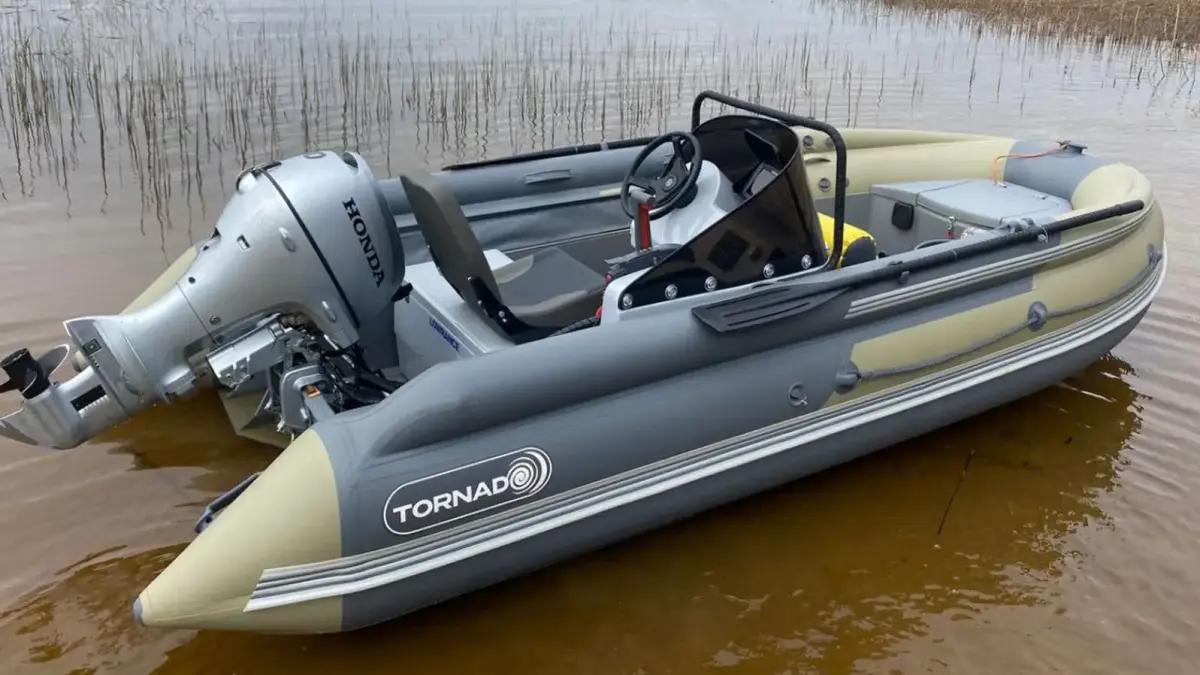 Торнадо 400 с мотором и штурвалом